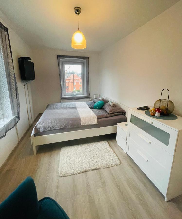 Apartament Oliwia Apartamento Jelenia Góra Exterior foto